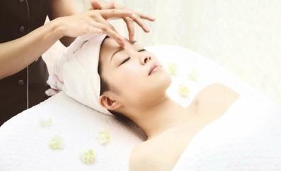 女性專屬護(hù)理體驗(yàn) 水潤(rùn)美顏與體溫艾灸的舒心之選